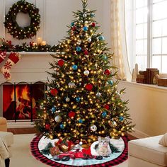 a decorated christmas tree in a living room