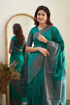 Blouse For Organza Silk Saree, Big Border Saree Blouse Design, Engagement Sarees, Silk Saree Blouse Designs Patterns, Simple Saree Designs, Blouse Embroidery, Silk Saree Blouse Designs