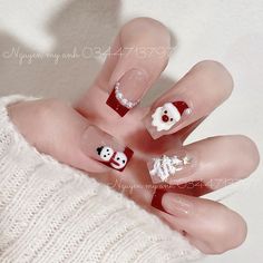 Aesthetic Christmas Nail Art Designs, Nail Noel Christmas, Nails Noel, Noel Nail, Cute Easy Nail Designs, Nail Noel, Modern Nail Art, Xmas Nail Art, Cargo Pants Outfits