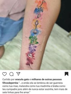 a person with a tattoo on their arm that reads, curio por oracato e milhares de outras pesoas