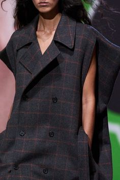 Fall 2023 Ready To Wear, 2023 Ready To Wear, J W Anderson, Jw Anderson, Vogue Runway, Fall 2023, Fashion Details, Fashion Show