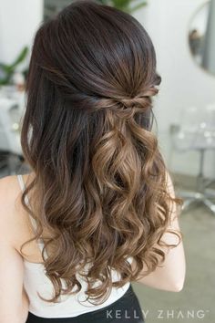 Party Hairstyles For Girls, Chignon Simple, Prom Hair Up, Prom Hair Medium, Wedding Hairstyles For Medium Hair, Cap Decoration, Prom Hairstyles For Long Hair, Long Hair Updo