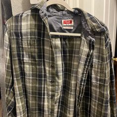 Wrangler Flannel Never Worn Green Flannel, Shirt Jackets, Mens Green, Black Green, Shirt Jacket, Mens Jackets, Jackets & Coats, Man Shop, Green