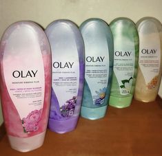 OLAY Body wash Regenerate your skin. Body Wash Aesthetic, Wash Aesthetic, Mix Aesthetic, Olay Body Wash, Angel Tarot, Shower Routine, Moisturizing Body Wash, Bottle Packaging, Perfume Collection