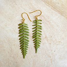 Metals Type: NoneStyle: BohemiaFine or Fashion: FashionItem Type: EarringsEarring Type: Drop EarringsShape\pattern: PLANTMaterial: Resin Animal Bone Jewelry, Resin Leaf, Fern Earrings, Natural Earrings, Colorful Stud Earrings, Woodland Earrings, Raw Stone Earring, Real Leaf, Botanical Earrings