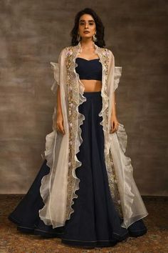 Cape Dress Indian, Indian Outfits Modern, Cape Lehenga, Weddings Dresses, Cape Set, Embroidered Cape, Organza Embroidery, Gaun Fashion