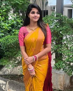 Kerala Traditional Saree, Haircuts For Long Hair With Layers, Dark Skin Women, Traditional Sarees, Beautiful Smile Women, Bridal Saree, Indian Beauty Saree, Desi Beauty, Indian Fashion