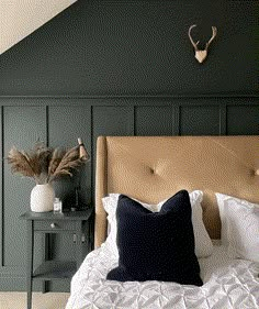 Green Bedroom Paint, Cottage Style Bedroom, Best Bedroom Paint Colors, Modern Cottage Style, Warm Bedroom, Green Walls, Bedroom Paint Colors, Modern Cottage, Bedroom Green