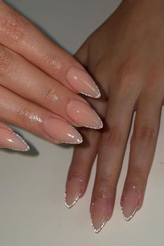 31 Stunning Prom Nail Ideas That Look Gorgeous - Lauren Erro Colored Chrome Nails Designs, Wedding Jelly Nails, Chrome Nails Diamonds, Wedding Nails Non Traditional, Nail Shine Design, Champagne Wedding Nails For Bride, Silver Details Nails, Nails Prom Pink, Bride Nails Acrylic