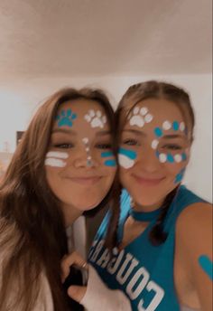 Face Painting For Homecoming, White Out Makeup Football, Face Painting For School Spirit Day, School Spirit Day Face Paint Ideas, Football Game Makeup Dots, Blue And White Face Paint Football, Face Painting Ideas For School Spirit, Face Paint Ideas For Volleyball Games, Game Makeup Football