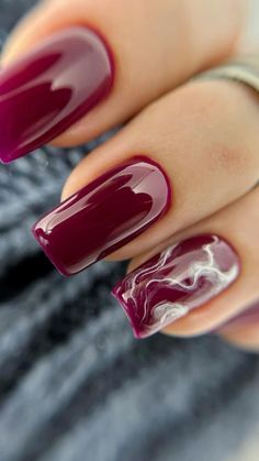 Burgundy Marble Nail Designs, Crimson Nail Designs, Red Prom Nail Ideas, Burgundy Marble Nails, Bordo Nails, Red Marble Nails, Cranberry Nails, Maroon Nail Art, Marble Acrylic Nails