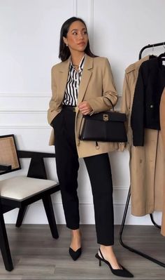 Beige Blazer Outfit Summer, Khaki Blazer Outfit, Beige Blazer Outfit, Blazer Outfits Women, Stylish Business Outfits, Trendy Work Outfit, Minimalist Fashion Women, Outfits To Copy, Beige Outfit