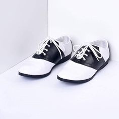 TAAFO Black And White Oxfords Lace-Up Flats Shoes US 3 / EU 33-White White Soda Shoes, Saddle Shoes, Black And White Shoes, Lace Up Flats, White Paneling, Flats Shoes, Vintage Shoes, White Shoes, White Vintage