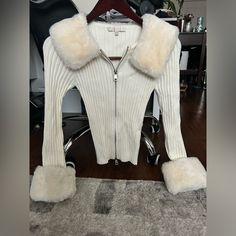 New - Tag Off But Never Worn Very Comfortable And Soft Zips Up From Bottom And/Or Top For Multiple Ways To Style The Fur Cuffs And Collar Trim Are Removable With Buttons Womens Fur Sweater, Fur Trim Top, Fur Collar Sweater, Fur Cuffs, Summer Shopping, Glam Photoshoot, Fur Sweater, 2000s Fashion Outfits, Beautiful Clothes