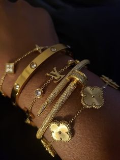 Classy Gold Jewelry Aesthetic, Jewellery Black Women, Stylish Jewelry Accessories, Latina Jewelry, Xoxo Jewelry, Jewelry Accessories Ideas