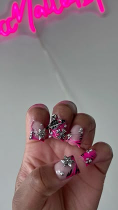 Hanging Nail Charms, Letter Charms On Nails, Nail Inpos Ideas Short, Early 2000s Nails, Short Cute Nail Designs, Short Short Nails, Junk Nails Short, Pink Junk Nails