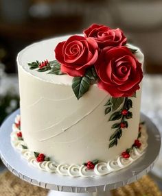 Very Simple Birthday Cake, Creative Birthday Cakes For Women, Cake Designs For Mom Birthday, Rose Cake Design, Flower Cake Design, Birthday Cake For Husband, Cake Decorating Icing, Christmas Cake Designs, Elegant Birthday Cakes