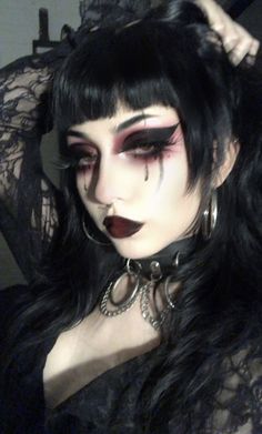 Emo Vampire Makeup, Gothic Eyebrow Shapes, Goth Makeup Vampire, Gothic Makeup Inspiration, Goth Make Up Look, Black Makeup Looks Goth, Gothic Makeup For Hooded Eyes, Gothic Make Up Ideas, Gothic Lip Makeup