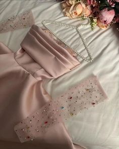 Pink Satin Prom Dress, Arab Couple, Birthday Edit, Hot Prom Dress, Satin Ball Gown, Prom Dress Evening, Ball Gowns Evening, فستان سهرة