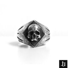 BLACKENFORK Ring men Ring Skull Ring - Etsy Spain Black Hand Cast Skull Ring, Black Sterling Silver Skull Ring Hand Cast, Black Sterling Silver Hand Cast Skull Ring, Hand-cast Sterling Silver Black Skull Ring, Hand-cast Black Skull Ring In Sterling Silver, Real Human Skull, Gothic Ring, Gold Skull, Signet Rings