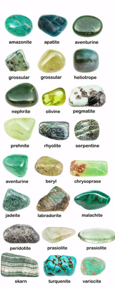 Crystal Rocks Stones, Green Stones And Crystals, Color Stone, Green Crystals Identification, Crystals And Gemstones Aesthetic, Green Gem, Green Rocks, Green Stones, Green And Silver