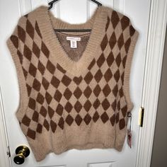 Sweater Vest Brown Tan Beige New With Tags Never Worn - Super Soft! Sweater Vest Brown, Sincerly Jules, Batwing Sweater, Crewneck Sweatshirt Women, Dolman Sleeve Sweater, Leopard Print Sweater, Fuzzy Sweater, Color Block Sweater, Chunky Sweater