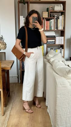 Office Inspired Outfits, Friday Summer Work Outfit, Classy Coastal Outfit, Effortless Work Outfits, Dress Up Linen Pants, Job Outfits For Women Summer, Minimalist Fashion Midsize, Linen Office Outfit, Beachy Work Outfits