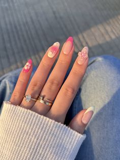 Back To School Nails Almond, Nails Summer 2020, Round Nails Designs, Nail For Summer, Amazon Nails, Summer Nails 2020, Acrylic Nails Almond Shape, Cute Simple Nails, Summery Nails