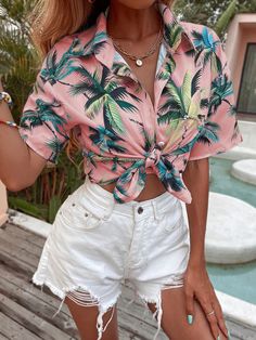 Hawaiian Outfit Women, Hawaiian Shirt Outfit, Luau Outfits, Tropical Outfit, Short Blanc, Hawaii Outfits, Drop Shoulder Shirt, Fest Outfits