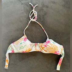 Billabong Flora Bikini Top Never Worn Small Billabong Swimwear, Infinite Money, Swimsuit Inspo, Surf Bikinis, Billabong Swim, Cute Clothing Stores, Swimming Suits, Summer Swim, Cute Outfits For School