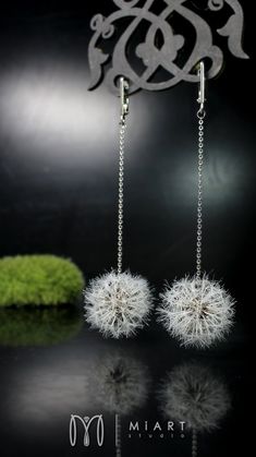 This is the original gift - long earrings made like a dandelion. Each parachute is made by me manually. He is not real. Parachutics hold very well, you can not worry about breakage. They will come to you beautifully packaged and not spoiled. Dandelions are made on 925 silver earring. The length of the entire earring is 8 cm (3,15 in), the length of the chain is only 6 cm (2,35 in) The diameter of the ball is 2.0 cm (0.8 in) At your request, you can change the diameter of the ball and replace the Dandelion Accessories, Dandelion Earrings, Fairycore Earrings, Cottagecore Earrings, Long Dangle Earrings, 925 Silver Earrings, Mori Girl, Delicate Earrings, Floral Earrings