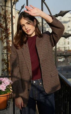 Fall Professor Outfits, Professor Outfits Women, True Autumn Outfits, Professor Outfits, Female Ceo Outfits, Female Ceo, Library Chic, Lady Outfits, Autumn Woman