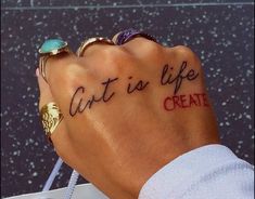 Art Is Life, Cute Hand Tattoos, Pretty Hand Tattoos, Subtle Tattoos