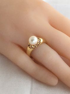 Rings Jewelry Simple, Pearls Jewellery, Jaipur Jewelry, Hand Jewellery, Princess Cut Rings, Jewelry Simple, Gold Jewellery Design Necklaces, Gold Ornaments