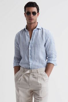 Style For Slim Men, Men Summer Holiday Outfit, Blue And White Striped Shirt Outfit Men, Men Striped Shirt Outfit, Casual Fits For Men, Dress Shirt Men Outfits, Blue Linen Shirt Outfit, Blue Striped Shirt Men, Blue Striped Shirt Outfit Men