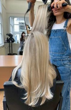 Butter Blonde With Dimension, Blonde One Length Hair, Swedish Hair Blonde, All Over Highlights Blonde, Winter Blonde Hair Ideas, Brit Harvey Hair, Blonde Hair That Grows Out Well, Ashy Lived In Blonde, Light Blonde With Shadow Root