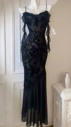 Dark Feminine Aesthetic Dresses, Black Romantic Dress, Dresses Broad Shoulders, Black Gothic Prom Dress, Rich Goth Aesthetic, Romantic Goth Dress, Vampy Dress, Goth Gown, Dark Academia Dress