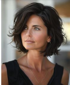 Layered Haircuts For Medium Hair, Chin Length Hair, Hairstyles Women, Hair Haircuts, Haircuts For Medium Hair, Bob Haircuts For Women, Haircuts For Long Hair, Short Cut, Bob Haircut