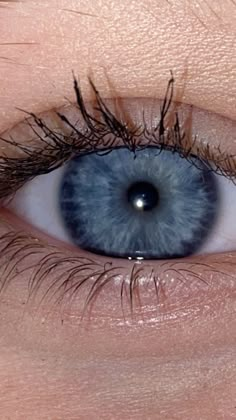 #ocean #blue #oceaneye #blueye #eyes Light Blue Eyes With Dark Ring, Brownish Blue Eyes, Teal Blue Eyes, Blue Eyes Vision Board, Turquoise Eyes Aesthetic, Blue Eyes In The Sun, Midnight Blue Eyes