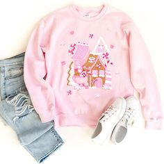 Gingerbead House Pink Christmas Sweatshirt for Her. This Christmas themed sweatshirt is the perfect gift for the girl who loves Christmas :) Available in soft pink, grey or white. Sizes: Small to 3xl. ★ The illustrations in this design were created by myself and my team ★ SPECIFICATIONS This  sweatshirt/jumper is the perfect addition to any Christmas wardrobe. It has a crew neck, and it's made from air-jet spun yarn and quarter-turned fabric, which eliminates a center crease, reduces pilling, an Merry Pinkmas, Pink Christmas Sweater, Pink Christmas Shirt, Pink Gingerbread, Christmas Wardrobe, Elsa Shirt, A Pink Christmas, Mini Monster, Pink Holiday