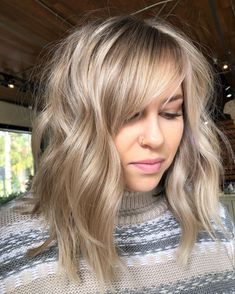 Side Parting Hair With Bangs, Textured Lob With Side Bangs, Updo With Side Swept Bangs, Haircuts That Add Volume Fine Hair, Hair Cuts For Thinner Hair With Bangs, Side Part Hairstyles Women, Shaggy Side Bangs, New Hair Trends 2023, Side Swiped Bangs