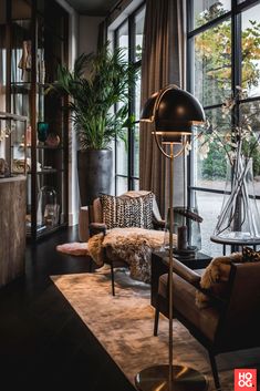 Koti Diy, Dark Interiors, Interior Design Diy, A Living Room, Decoration Design, 인테리어 디자인, Interior Design Inspiration, Luxury Living, Home Interior