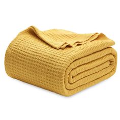 PRICES MAY VARY. Soft, Breathable & Stylish: Made from 100% cotton, this pre-washed king blanket features a gentle hand feel that gets even softer after washing. The anti-static fabric offers exceptional breathability and moisture absorption for a cozy and dry night's sleep all year round. Warm Yet Lightweight: Made from premium long staple cotton, this waffle blanket has the perfect balance of warmth and weight. Ideal for snuggling up, its soft and calming fabric will make you feel comfortable Yellow Bungalow, Junior Mint, King Blanket, Fall Blanket, Thermal Blanket, Waffle Blanket, Apt Decor, Queen Blanket, Woven Blankets