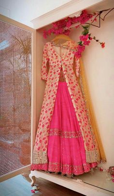 Punjabi Outfits, Salwar Kamiz, Indian Gowns Dresses, Party Wear Lehenga, Indian Gowns, Designer Party Wear Dresses, Stylish Party Dresses, Party Wear Indian Dresses