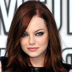 Emma Stone Red Hair, Dark Auburn Hair Color, Emma Stone Hair, Alicia Vikander, Super Hair, Hair Color Highlights