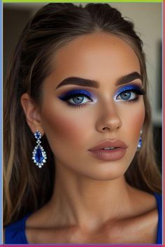 Simple Smokey Eye Tutorial, Natural Party Makeup, Evening Party Makeup, Party Makeup Glitter, Summer Party Makeup, Glitter Party Makeup, Smokey Eye For Beginners, Easy Party Makeup, Smokey Eye With Glitter