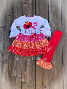 Elmo personalized hot pink and orange twirl top and leggings outfit. Please include number and name of your choice in message box upon check out. Elmo Birthday Outfit, Top And Leggings Outfit, Bug Clothing, Gift Cards & Certificates, Elmo Birthday, Birthday Girl Outfit, Leggings Outfit, Ruffle Pants, Birthday Girl