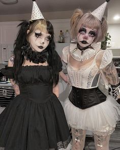 Vampire Clown Costume, Gothcore Aesthetic Outfit, Horror Circus Costume, Emo Clown Outfit, Couple Clown Makeup, Demon Costume Female, Clown Couple Costume, Circus Goth, Emo Halloween Costumes