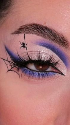 Witch Makeup Ideas Easy For Kids, Spiders Makeup Halloween, Witch Makeup Ideas Purple, Purple Halloween Eyeshadow, Simple Spider Makeup Halloween, Simple Witch Makeup Purple, Eyeshadow For Big Eyelids, Witches Halloween Makeup, Hocus Pocus Inspired Makeup