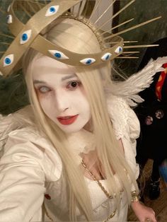 Seraphim Angel Costume, Biblical Angel Cosplay, Makeup Based Halloween Costumes, Scary Angel Costume, Biblical Angel Makeup, Aesthetic Angel Costume, Biblically Accurate Angel Cosplay, Seraphim Cosplay, Accurate Angel Costume